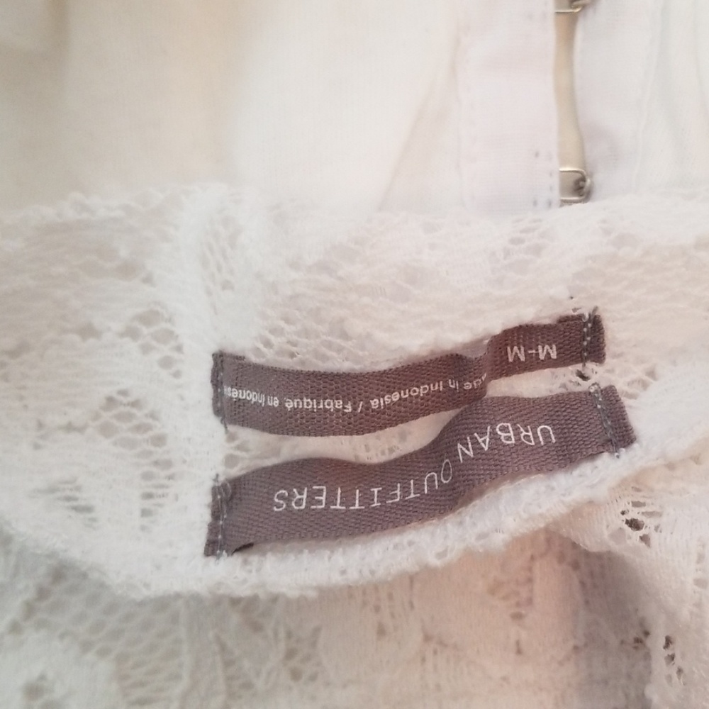 NWT UO Claudia Lace Bustier Cropped Top - Picture 4 of 4